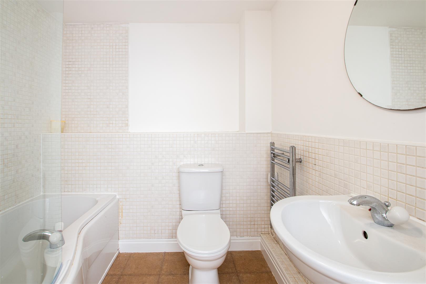 1 bed property in Tenby Grove, Milton Keynes